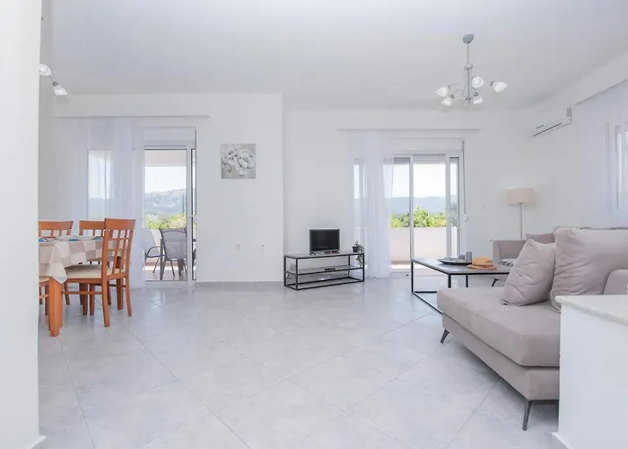 Villa The Beauty Pasztída